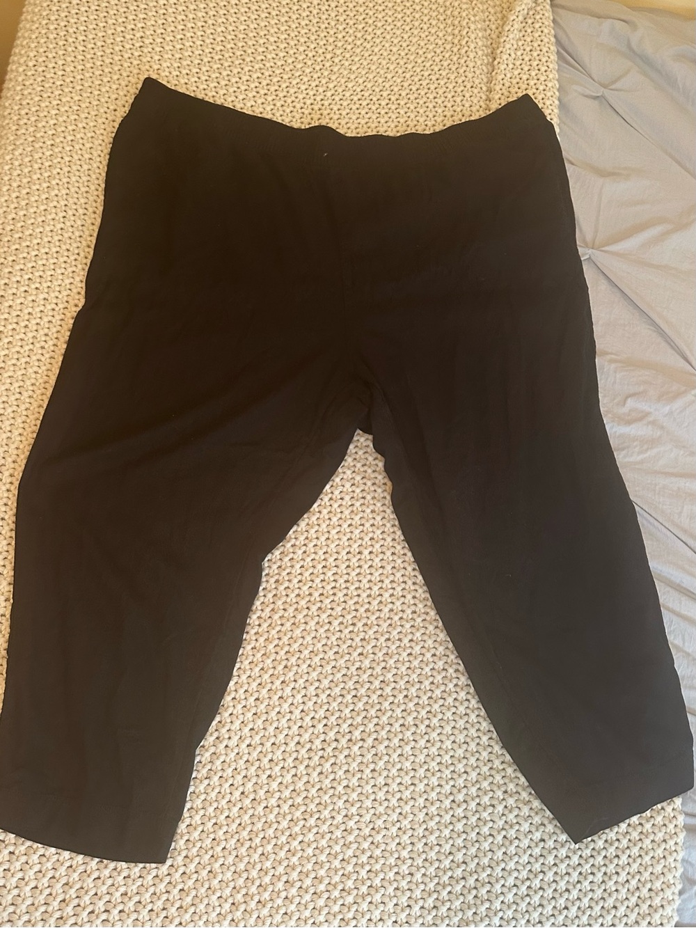 Old Navy Black Cropped Ankle Pants - Stretch Waist